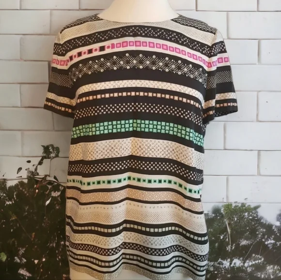 DIANE Von FURSTENBERG 100% silk short sleeve blouse top keyhole geometric 8/10uk - Picture 1 of 8